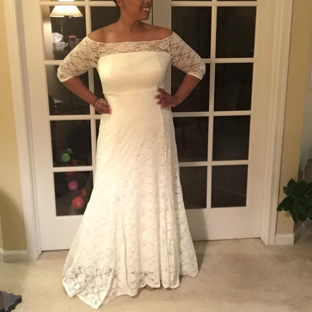 TORRID LACE OFF SHOULDER FIT & FLARE WEDDING DRESS - Picture 5 of 15